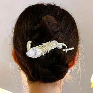LARGE FEATHER HAIR CLIP